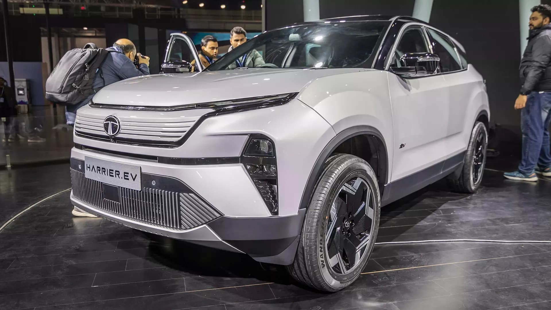 Tata Harrier EV Adventure 65 KWh ACFC