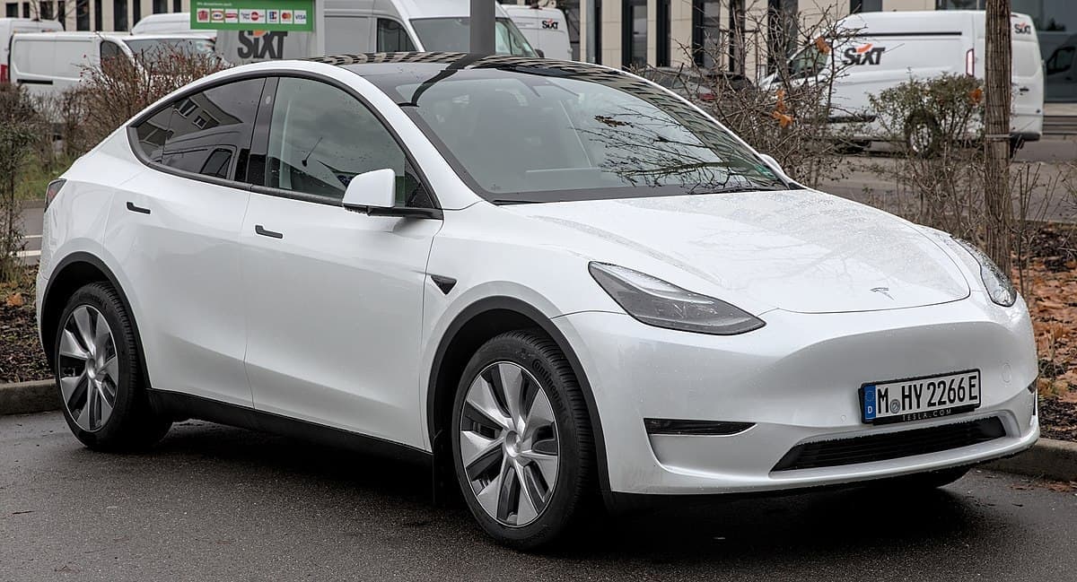 Tesla Model Y EV Long Range RWD FSD 75 kWh