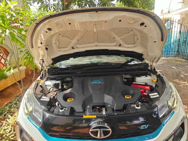 Tata Nexon EV XM prime thumbnail photo 10